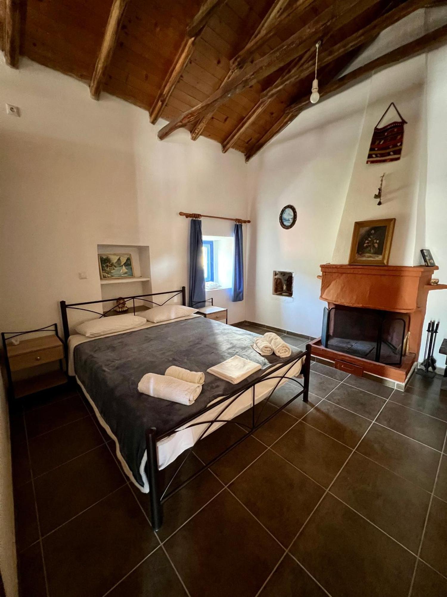 Politeika Traditional House Тірос Екстер'єр фото