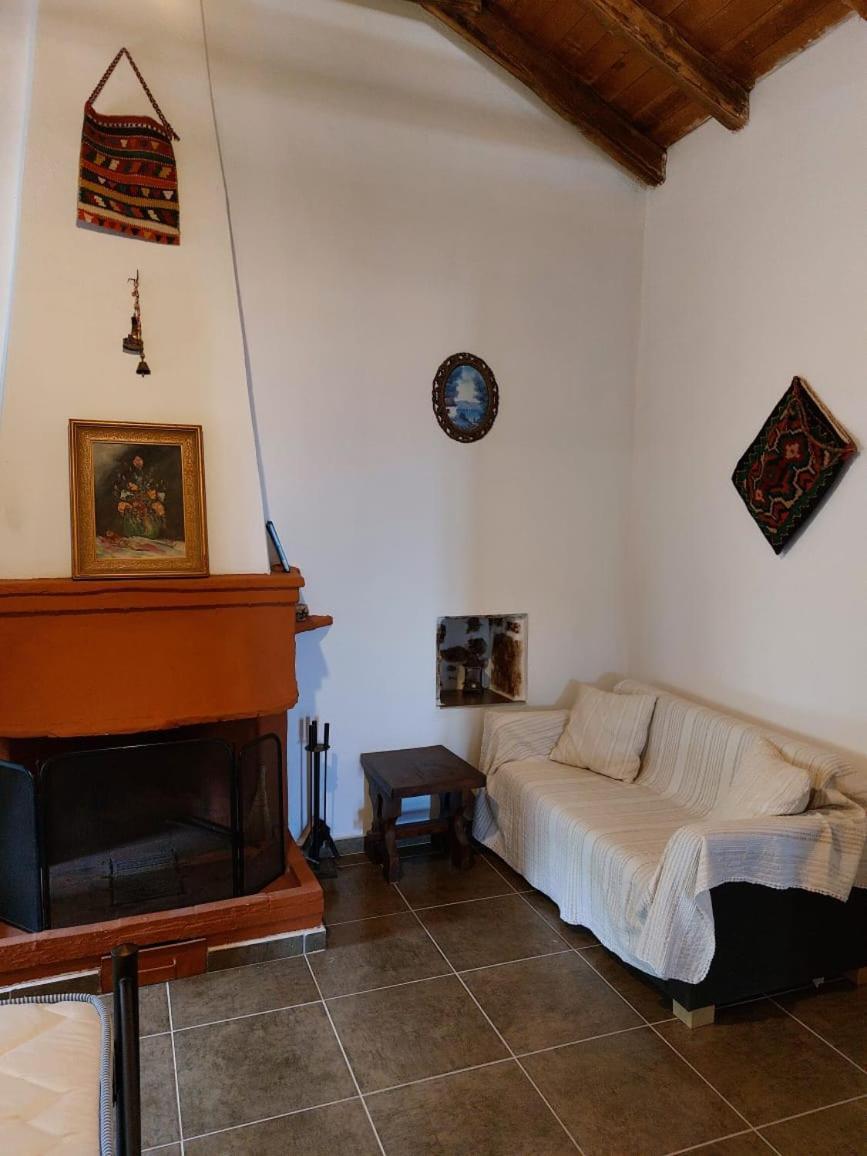 Politeika Traditional House Тірос Екстер'єр фото